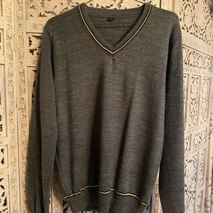HUFFELEPUFF HOUSE SWEATER